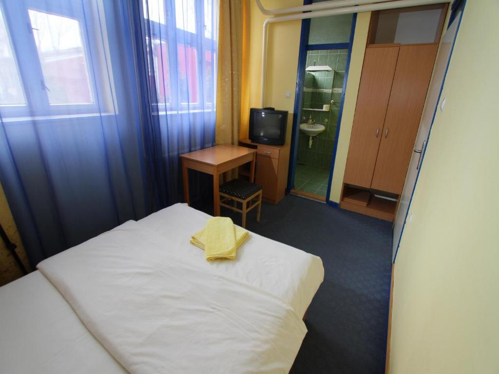 Aleksander A Inn Subotica Room photo